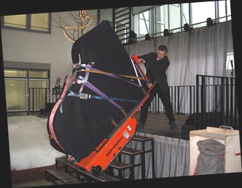 Bechstein Konzertflügel Transport mit Pianoplan-Treppenpanzer